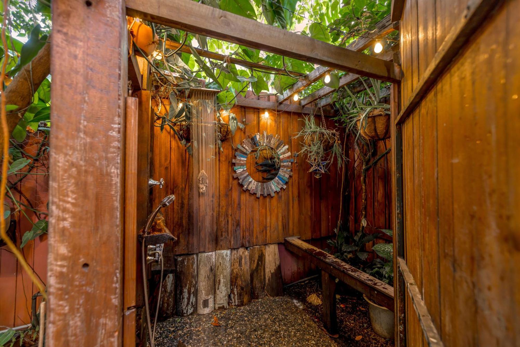 Travellers Oasis Hostel Cairns